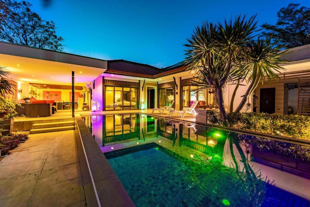 3 Bedroom Pool In Great Location! Bub