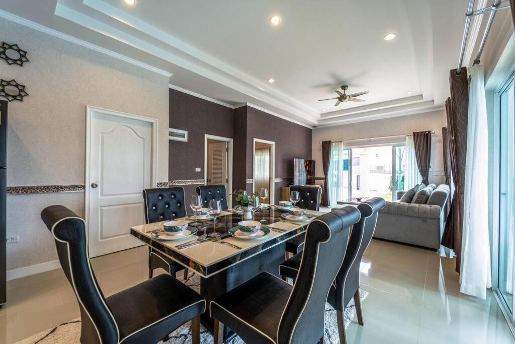New 2 Bedroom Pool C882 *