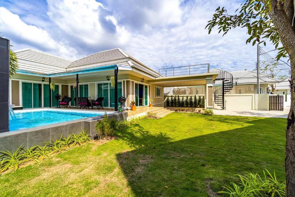 New 2 Bedroom Pool C882