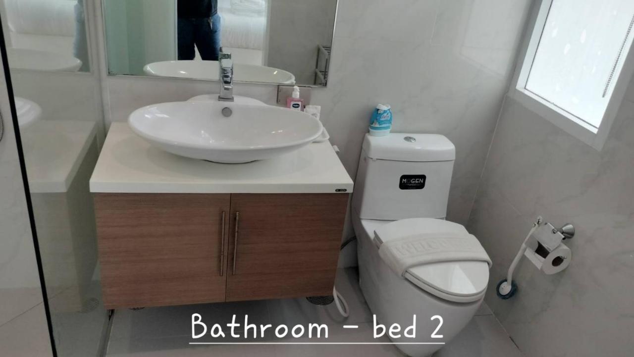 Light, Airy, Pool Views 2 Bed 2 Bath, Free Wifi, Elect Apartment *