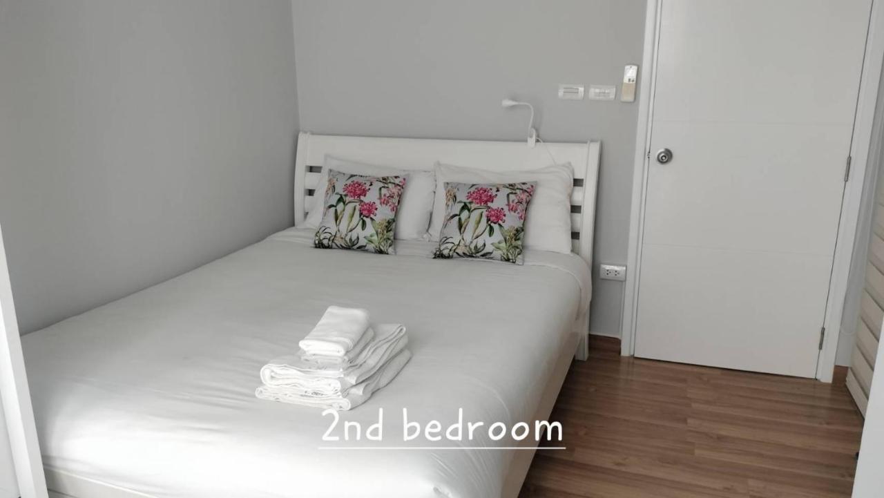 Light, Airy, Pool Views 2 Bed 2 Bath, Free Wifi, Elect Apartment Hua Hin