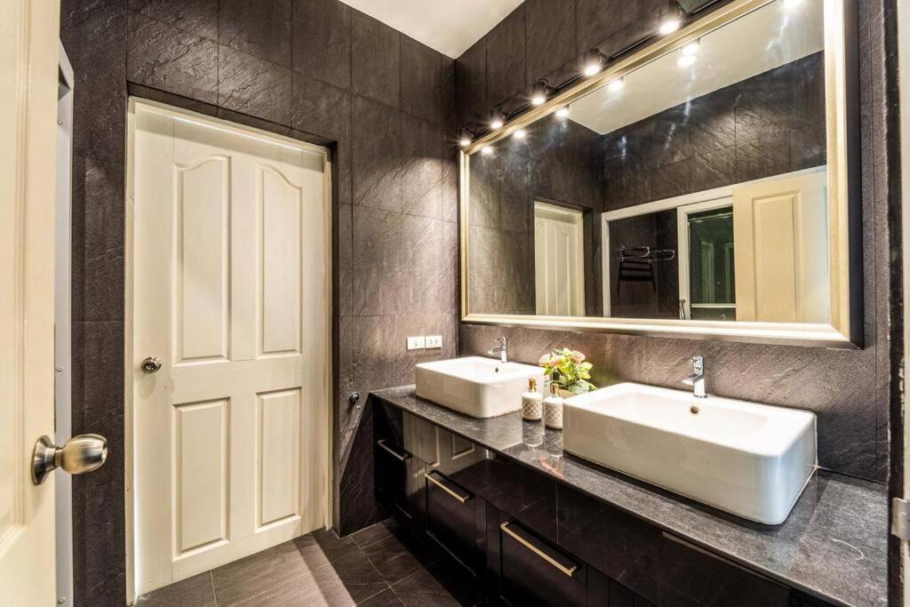 3 Bedroom Pool In Great Location Stv * Hua Hin