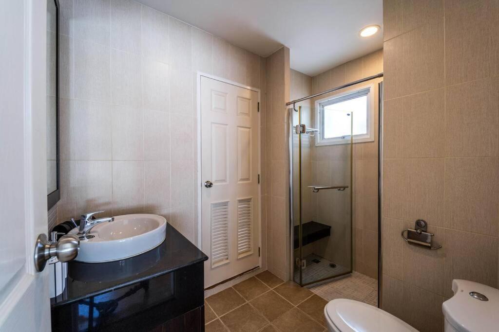 3 Bedroom Pool In Great Location Stv *