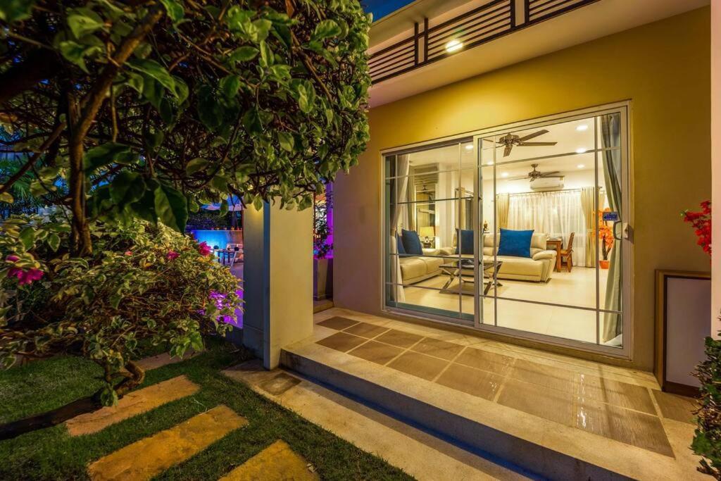 3 Bedroom Pool In Great Location Stv *