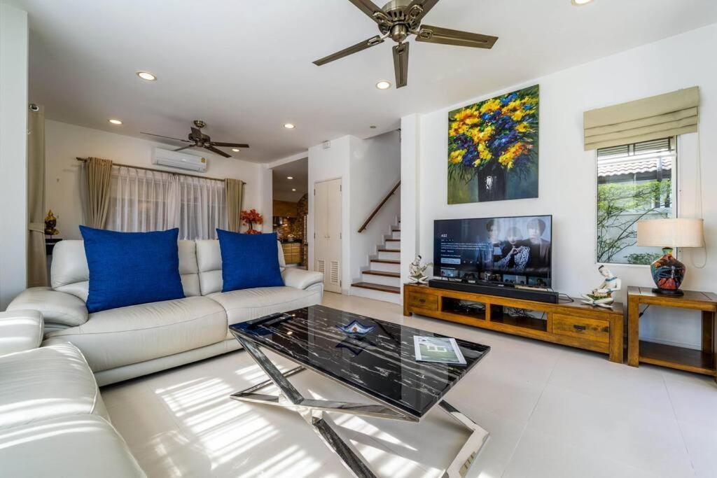 3 Bedroom Pool In Great Location Stv Villa