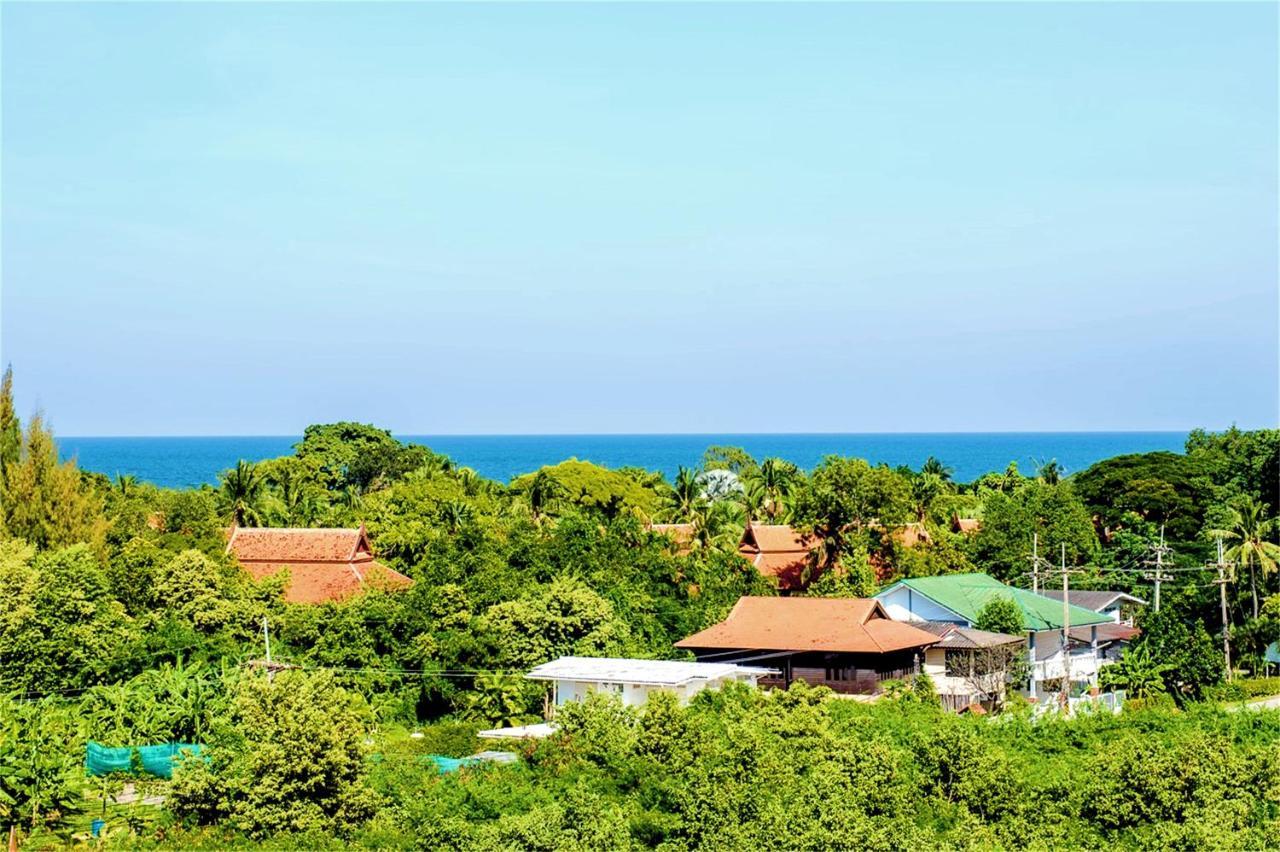 Hin Nam & Maysa - Happy Rent Apartment