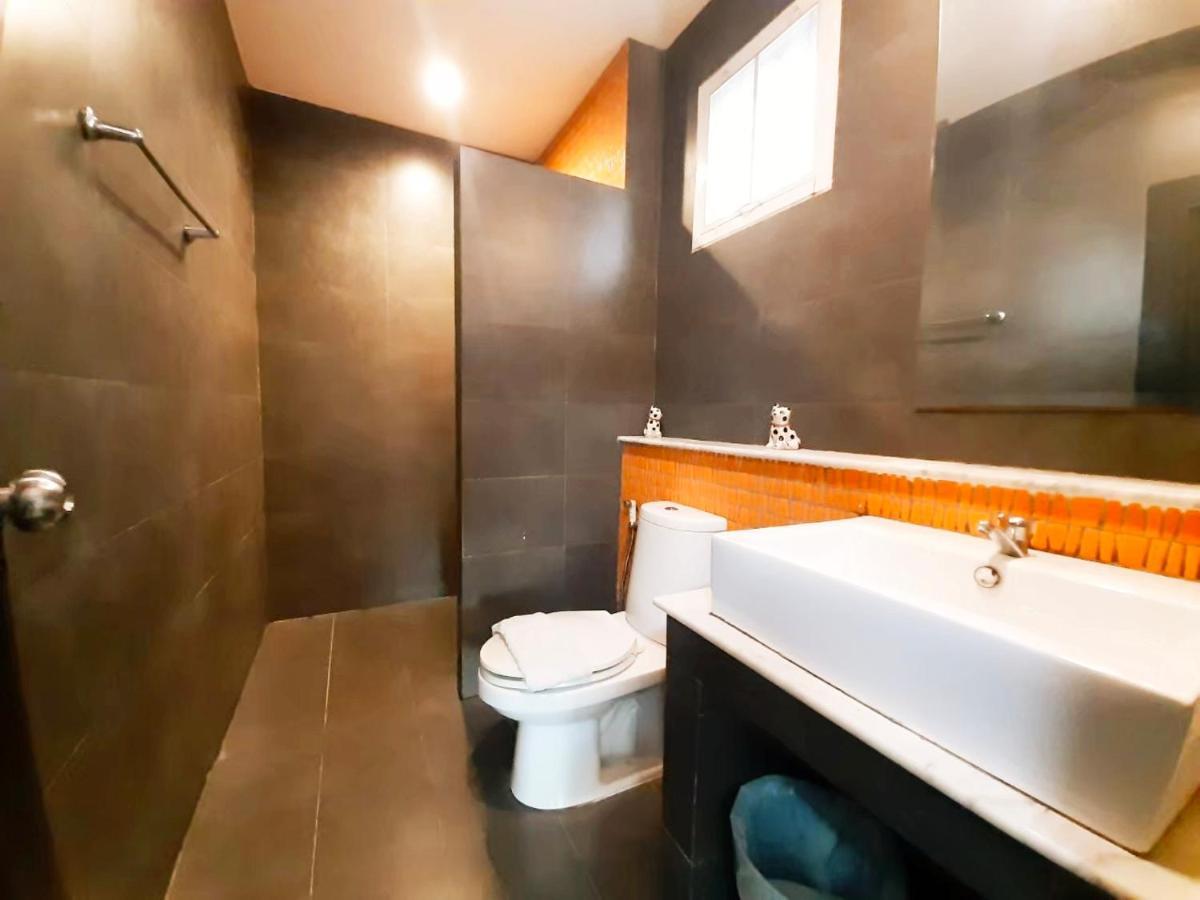 Villa Bean Rachni Villa: Traditional Thai Retreat In Hua Hin