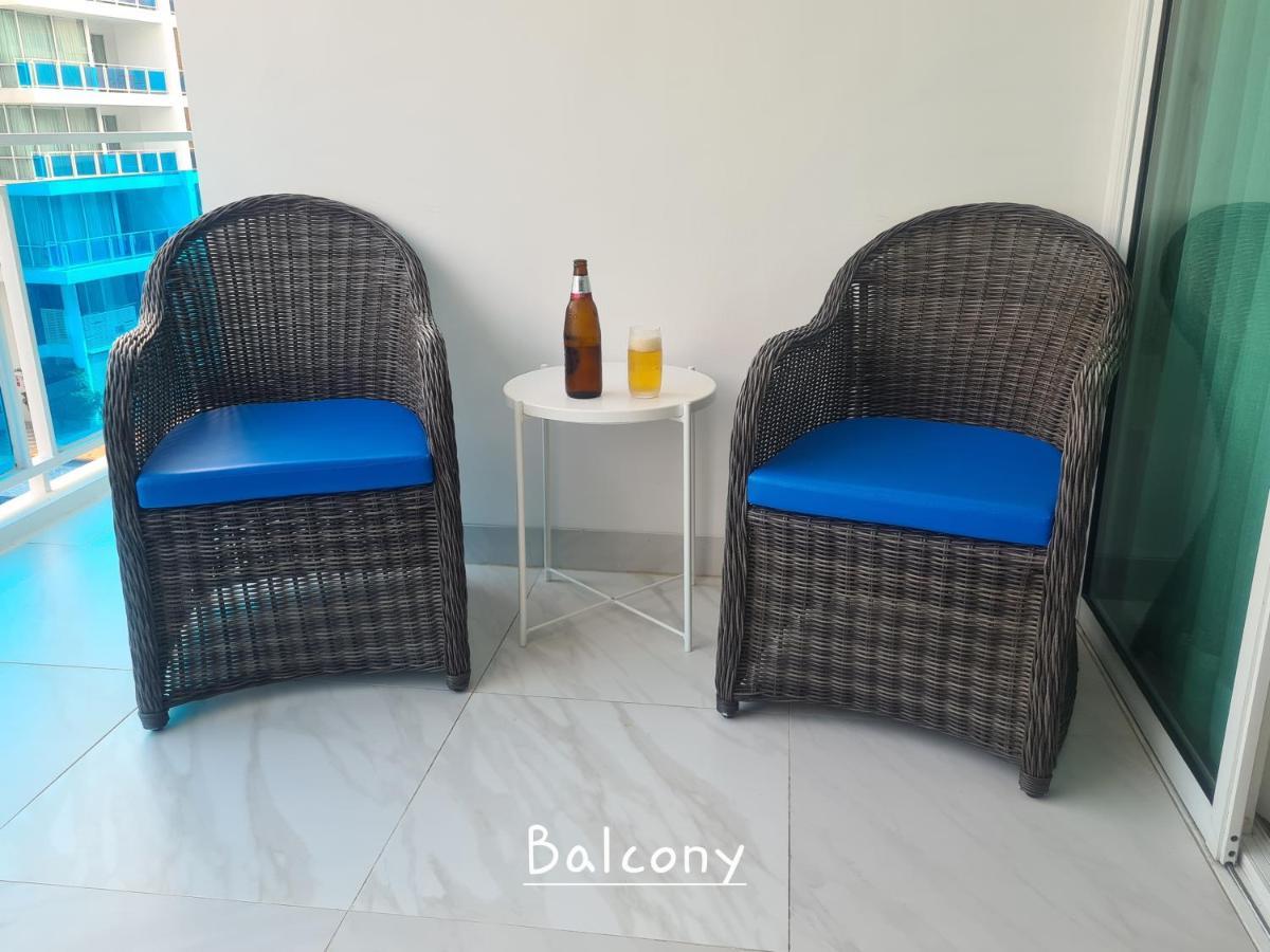 Light, Airy, Pool Views 2 Bed 2 Bath, Free Wifi, Elect