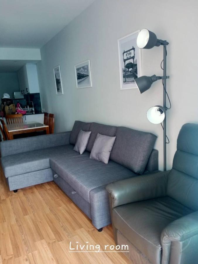 Light, Airy, Pool Views 2 Bed 2 Bath, Free Wifi, Elect Apartment