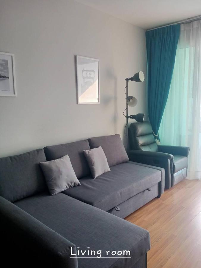 Apartment Light, Airy, Pool Views 2 Bed 2 Bath, Free Wifi, Elect *