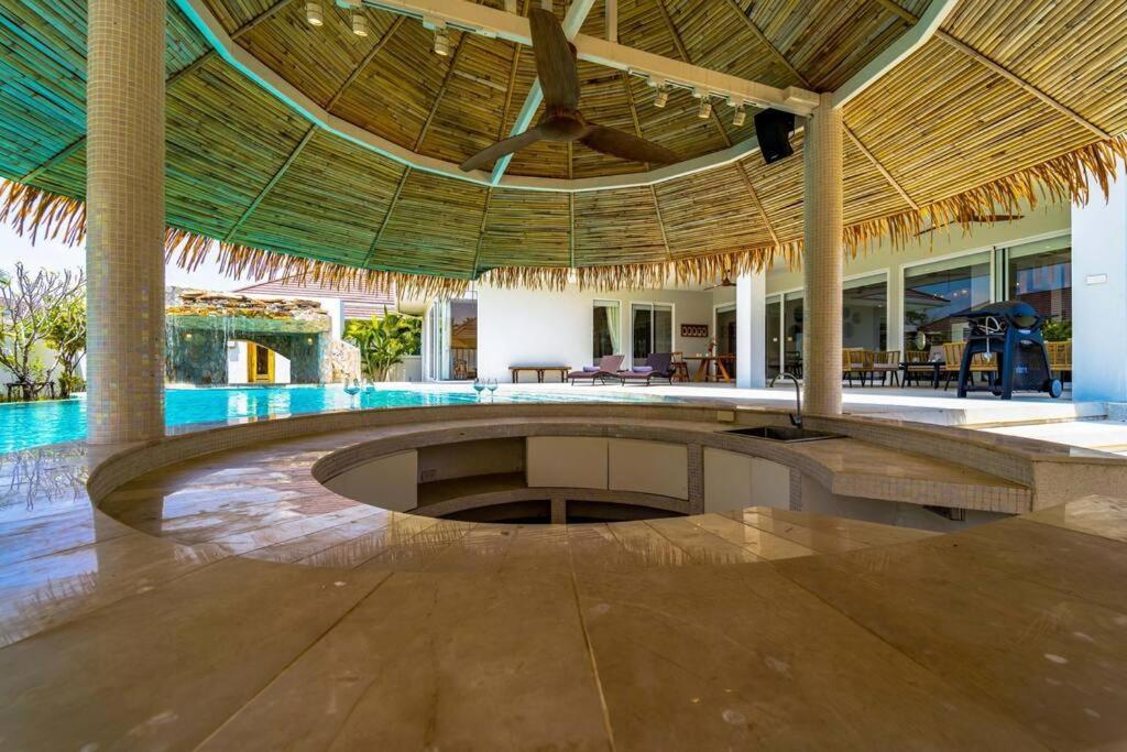 Villa Luxury 7 Bedroom Pool Wl67