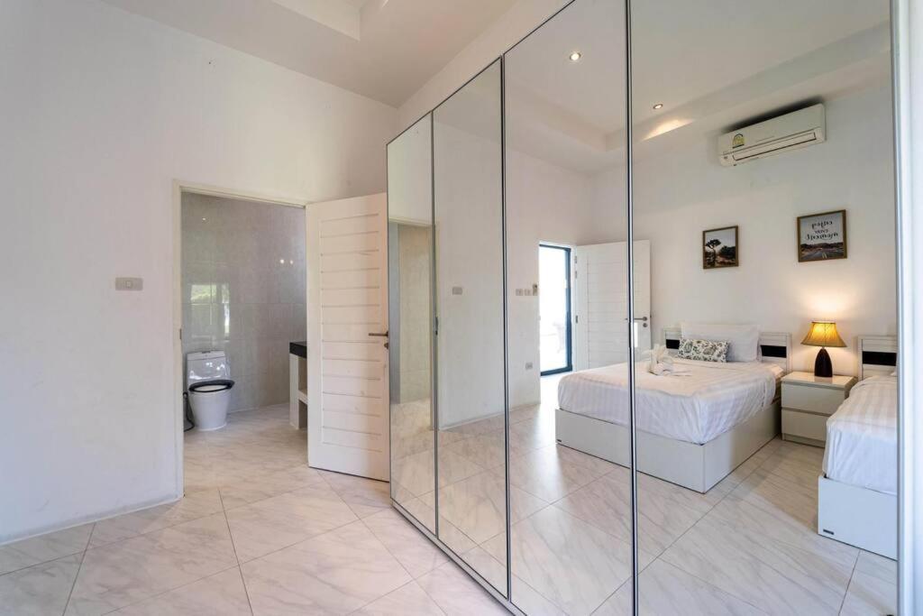 Modern Large 2 Bedroom Pool Pv2 Villa