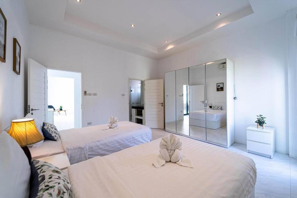 Modern Large 2 Bedroom Pool Pv2 Villa