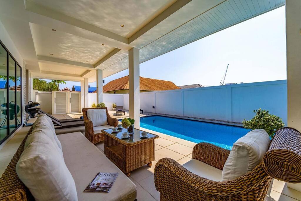 Villa Modern Large 2 Bedroom Pool Pv2