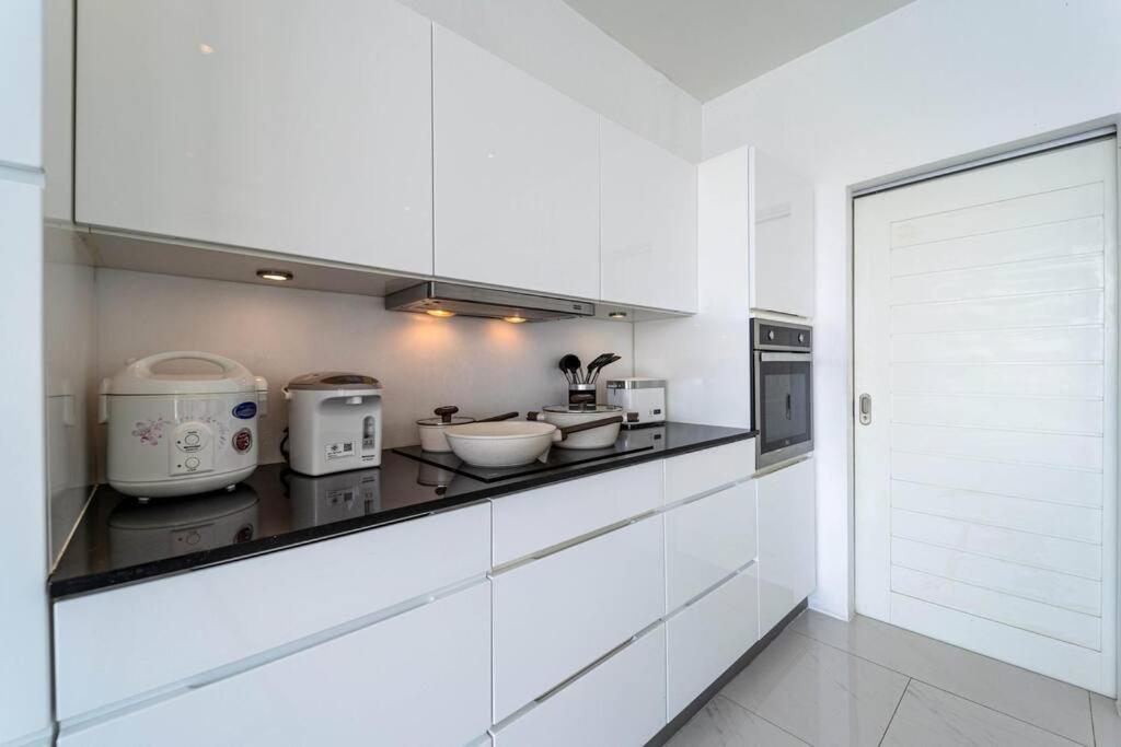 Modern Large 2 Bedroom Pool Pv2 Villa *