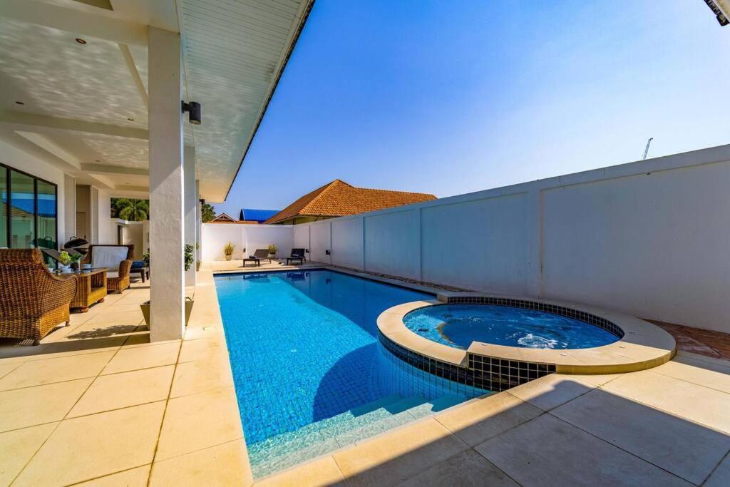 Villa Modern Large 2 Bedroom Pool Pv2