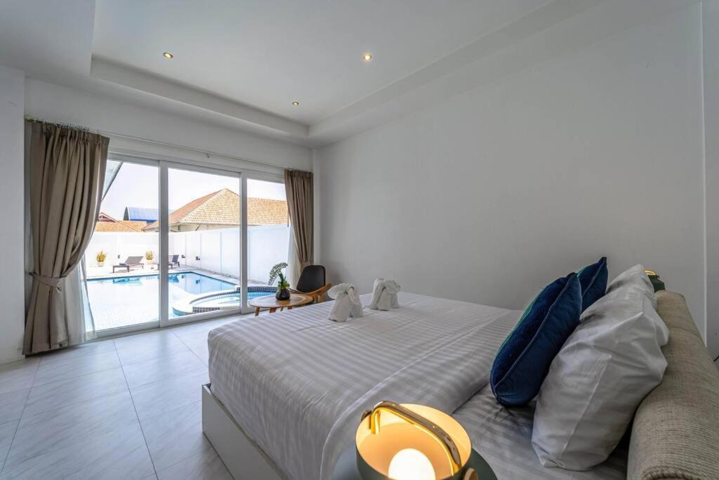Villa Modern Large 2 Bedroom Pool Pv2