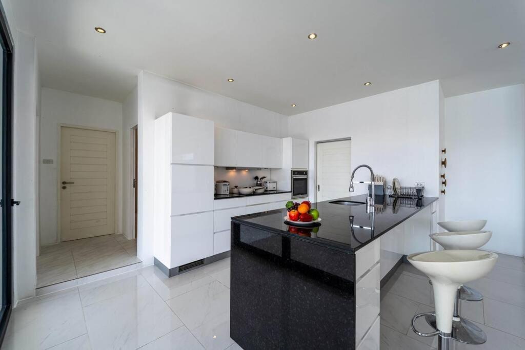 Villa Modern Large 2 Bedroom Pool Pv2