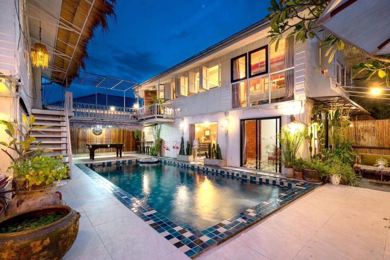 Secret Garden Pool * HHQ
