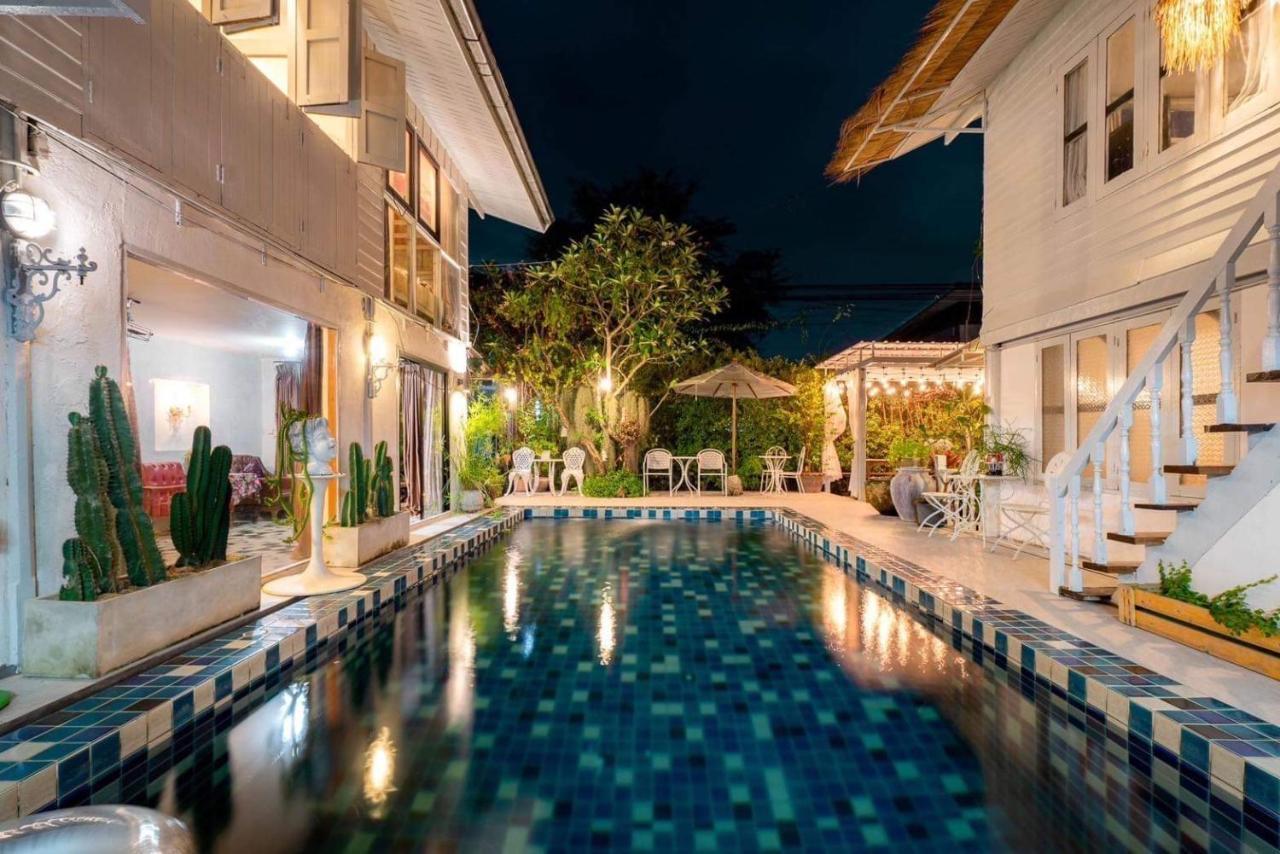 Secret Garden Pool Gasthof *