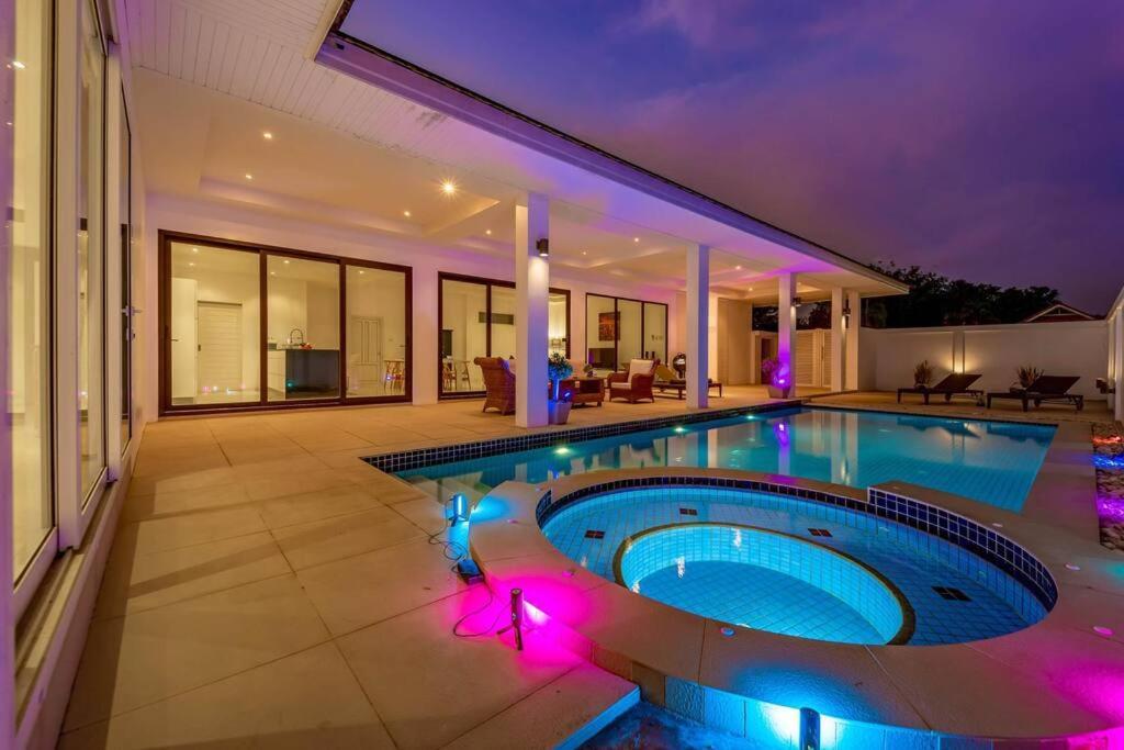 Modern Large 2 Bedroom Pool Pv2 Hua Hin