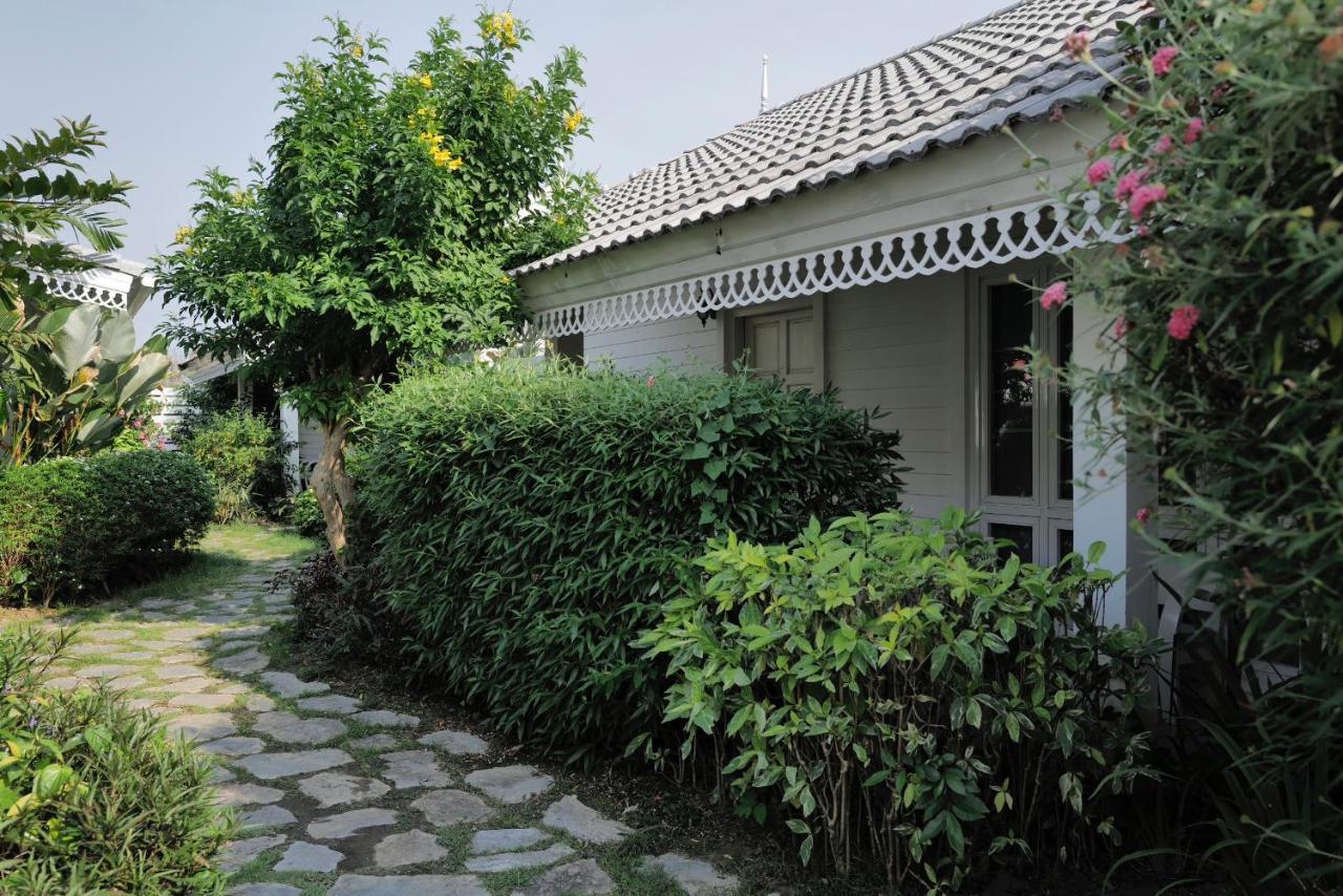 Pailin Pool Villa, *
