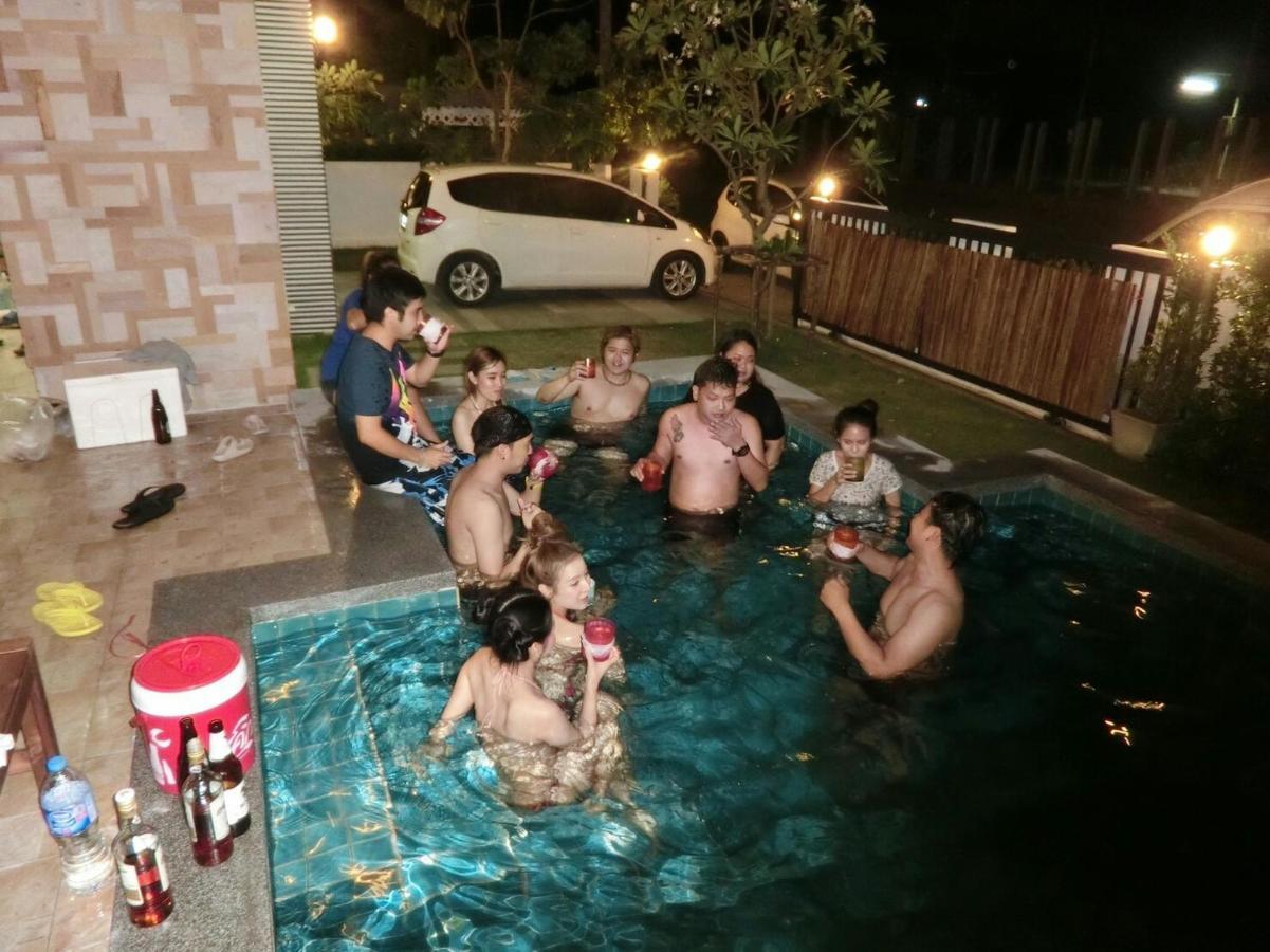 Joy Joy Pool HHQ