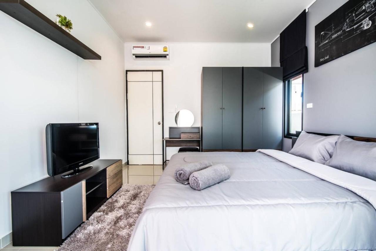 2 Bed Contemporary Pool