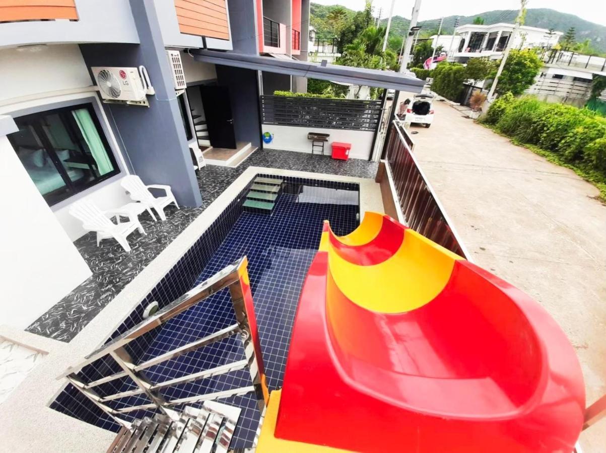 บ้านสไลเดอร์แดง พูลวิลล่า 4 ห้องนอน พัก 15-20 คน * Hua Hin