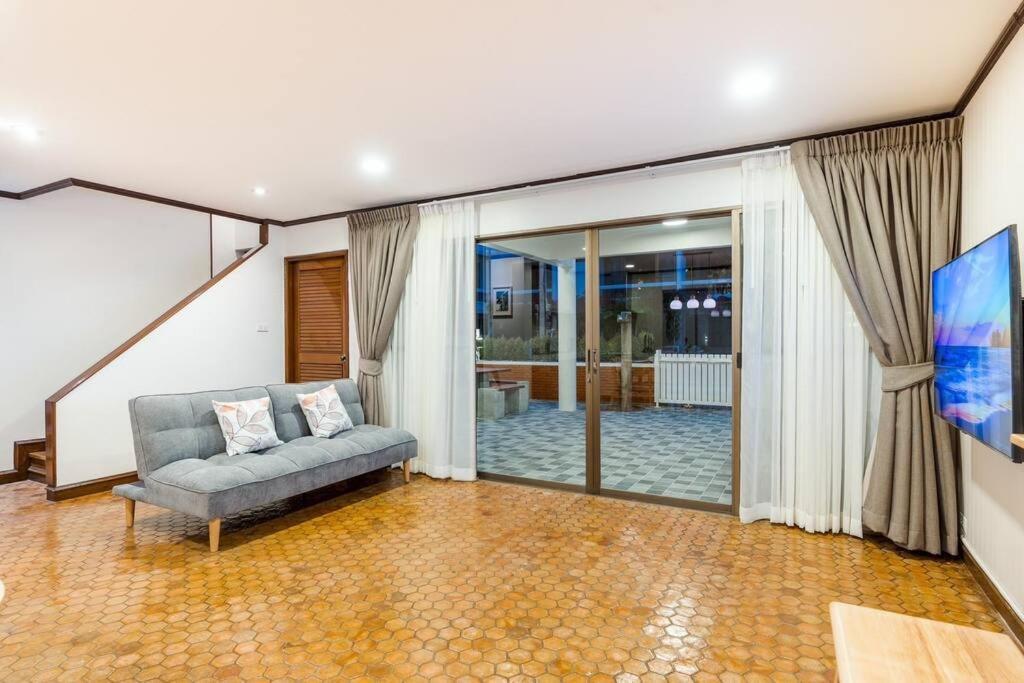 Villa White House2 *