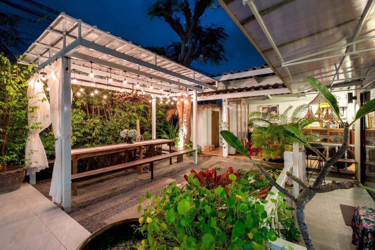 Gasthof Secret Garden Pool HHQ