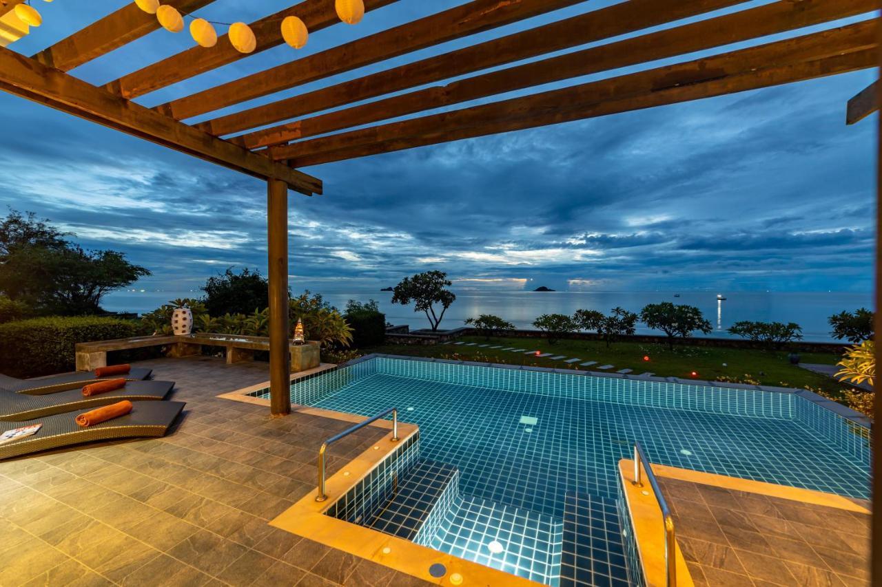 Villa Beachfront Modern 4 Bedroom Pool - Rv