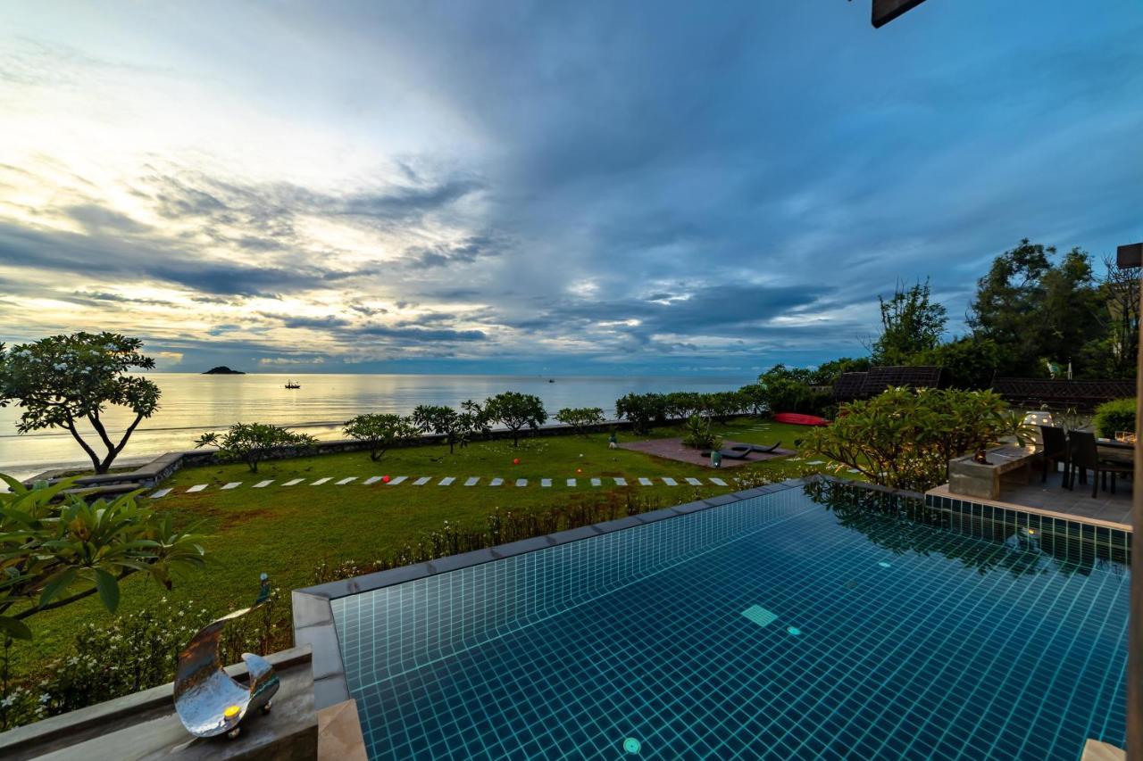Villa Beachfront Modern 4 Bedroom Pool - Rv Hua Hin