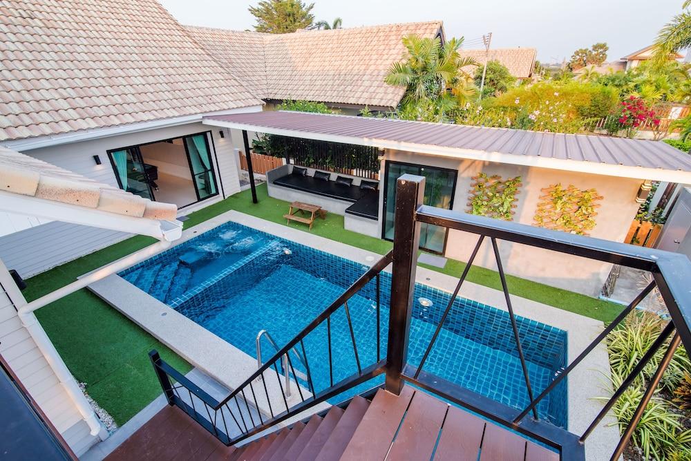 Sierra Pool 102 *