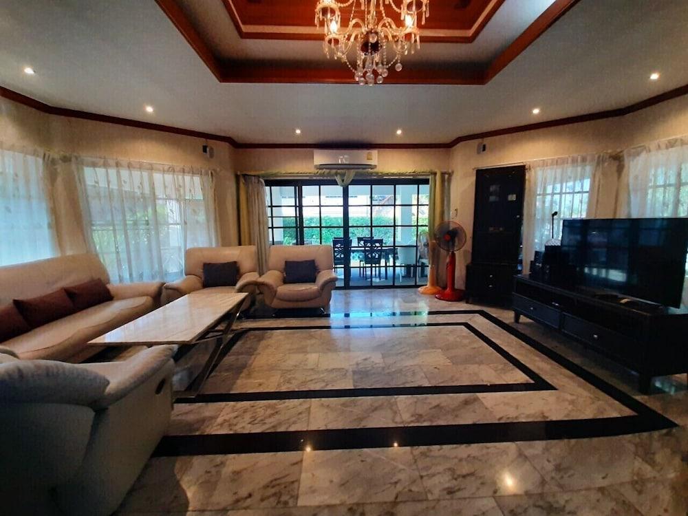 Baan Sudrak Pool Villa