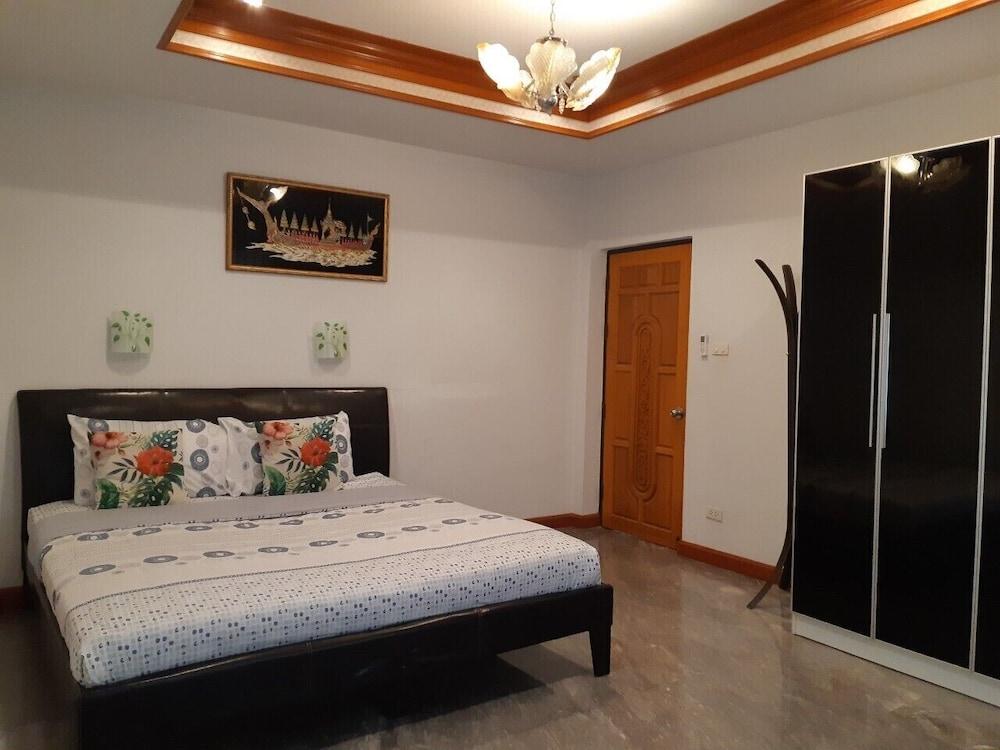 Baan Sudrak Pool Villa *