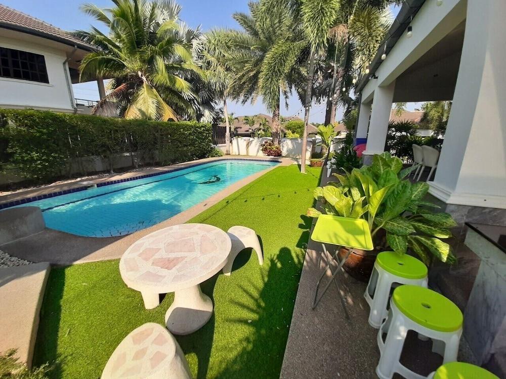 Baan Sudrak Pool