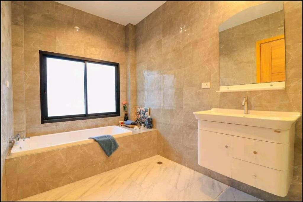 Villa Modern 华欣静家之私家spa池独栋别墅 Hua Hin