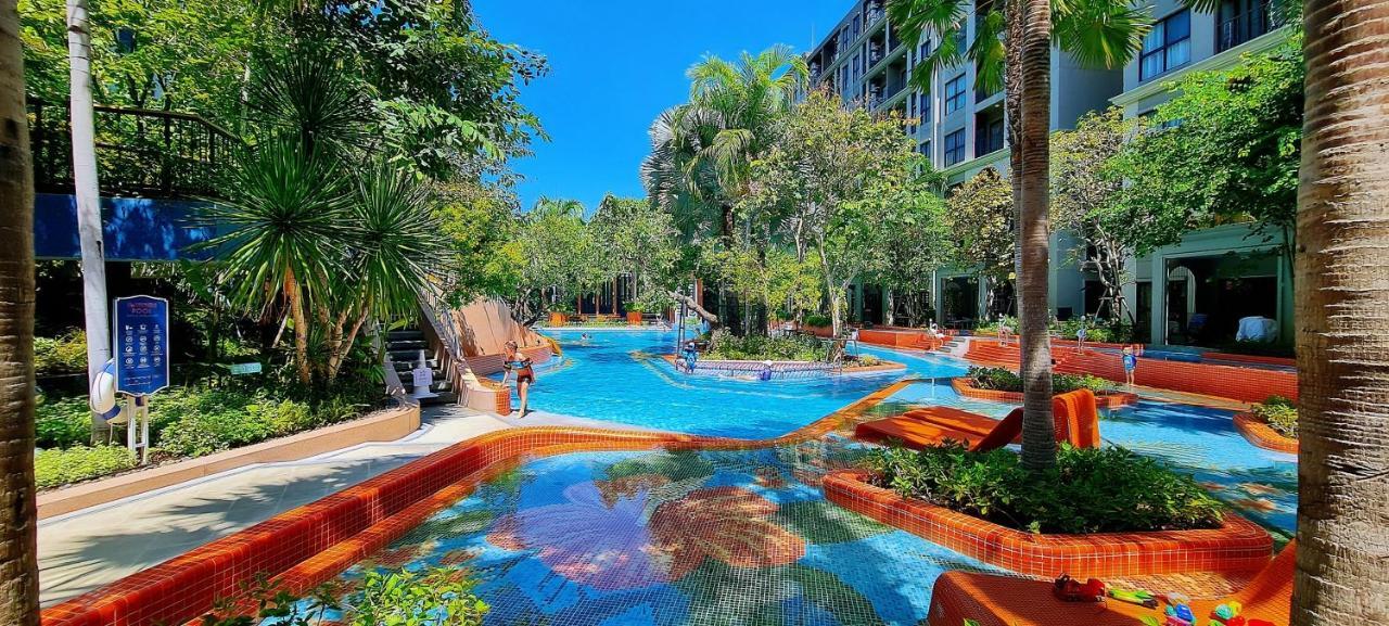 Lahabana Condo: Highest Floor With Night Market Proximity