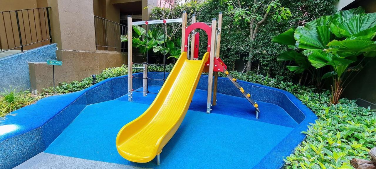 Apartamento Lahabana Condo: Highest Floor With Night Market Proximity *