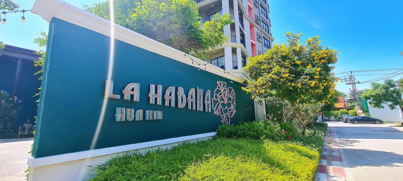 Lahabana Condo: Highest Floor With Night Market Proximity *