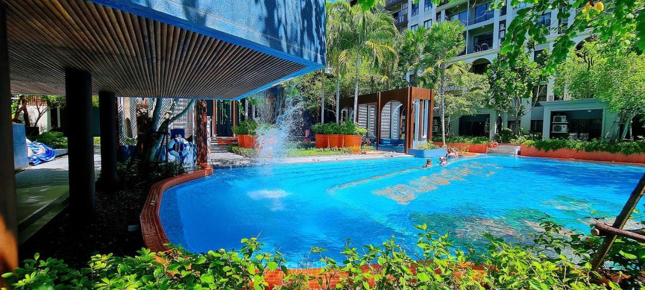 Lahabana Condo: Highest Floor With Night Market Proximity Apartamento