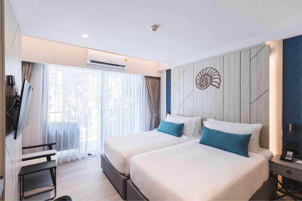 Western Carapace Hotel