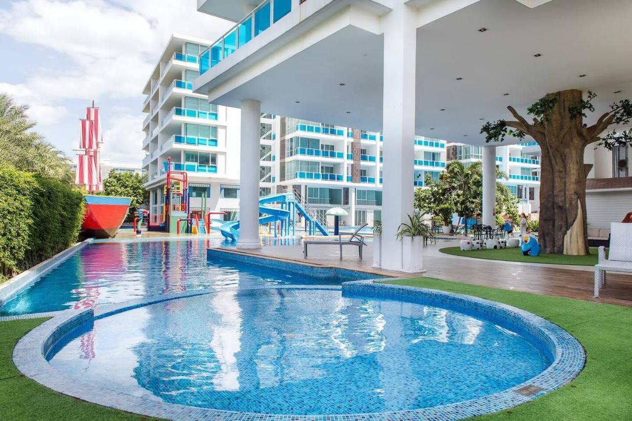 Apartment Cozy With Pool View Near