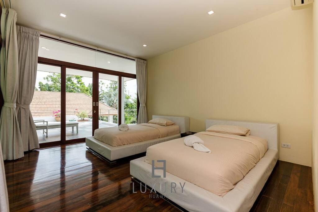 Villa Unique Pool With 5 Bedrooms And Sea View Pm-c1