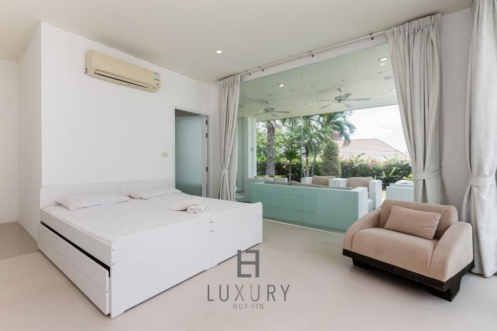 Unique Pool With 5 Bedrooms And Sea View Pm-c1 Hua Hin