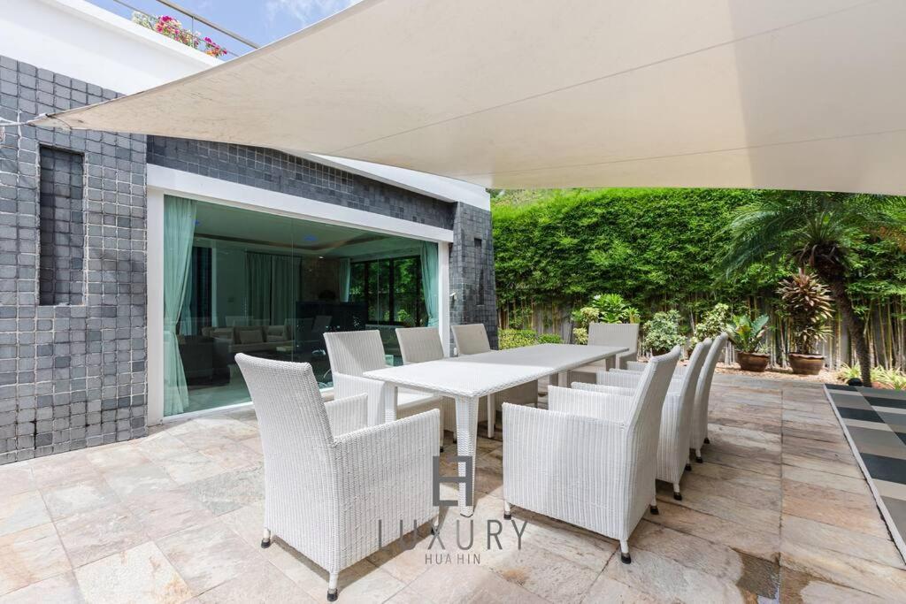 Unique Pool With 5 Bedrooms And Sea View Pm-c1 Hua Hin