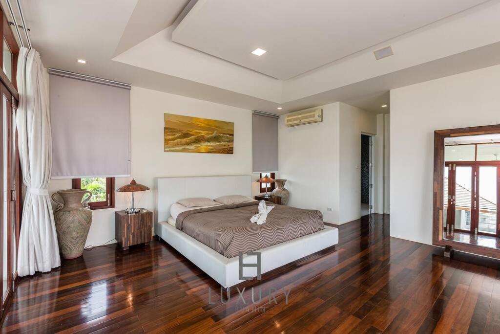 Villa Unique Pool With 5 Bedrooms And Sea View Pm-c1 *