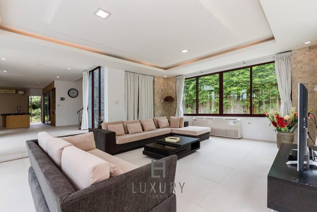 Villa Unique Pool With 5 Bedrooms And Sea View Pm-c1 Hua Hin
