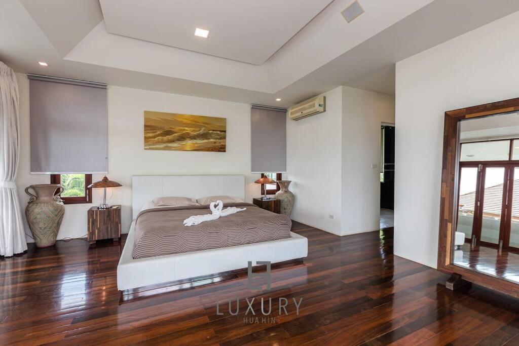 Unique Pool With 5 Bedrooms And Sea View Pm-c1 Villa Hua Hin